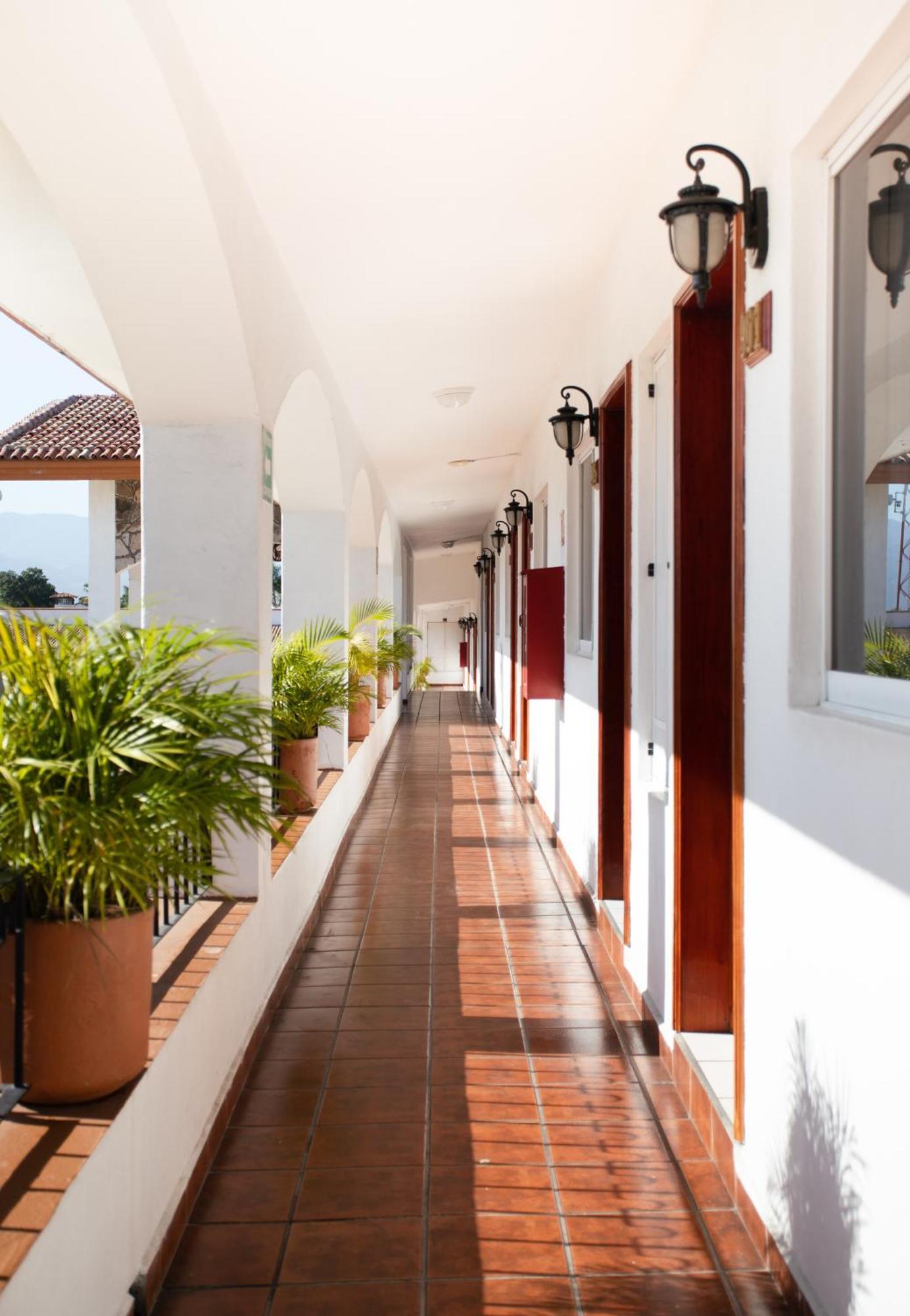 Hotel Maria Isabel Colima Esterno foto